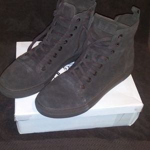 Steve Madden sued boots